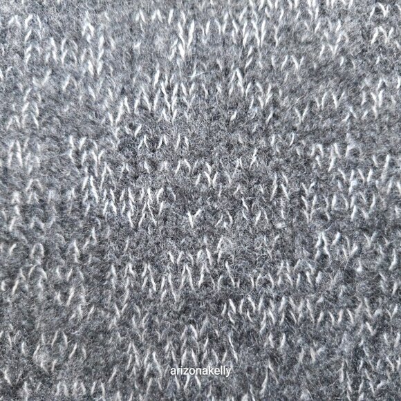 NWOT Theory Oversized Scarf in Cashmere Grey - Picture 10 of 16